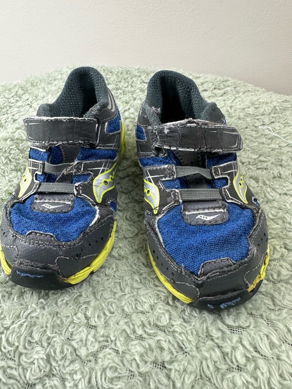 Saucony Kids Navy Blue and Lime Velcro Sneakers - Picture 3 of 8
